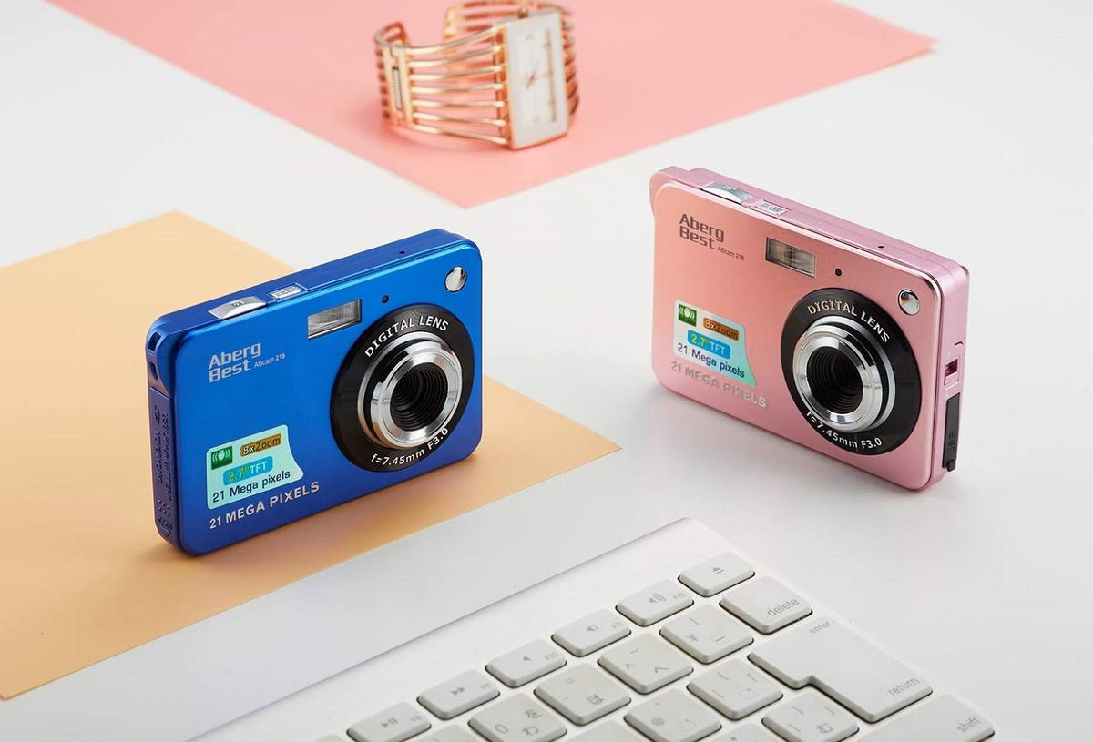 21 Mega Pixels 2.7x22 LCD Rechargeable HD Digital Camera V9733