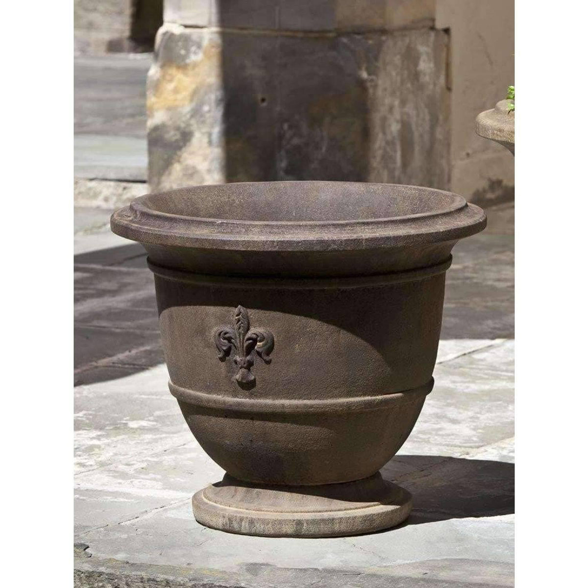 Small Urn Z666