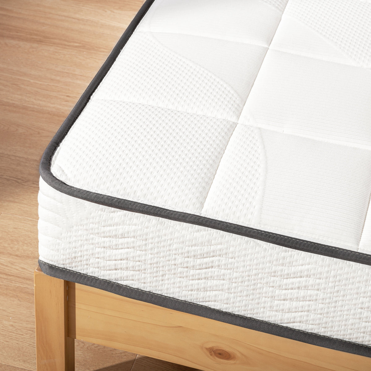 8 Classic Bonnell Spring Mattress with Comfort Foam Top, Full Y7090