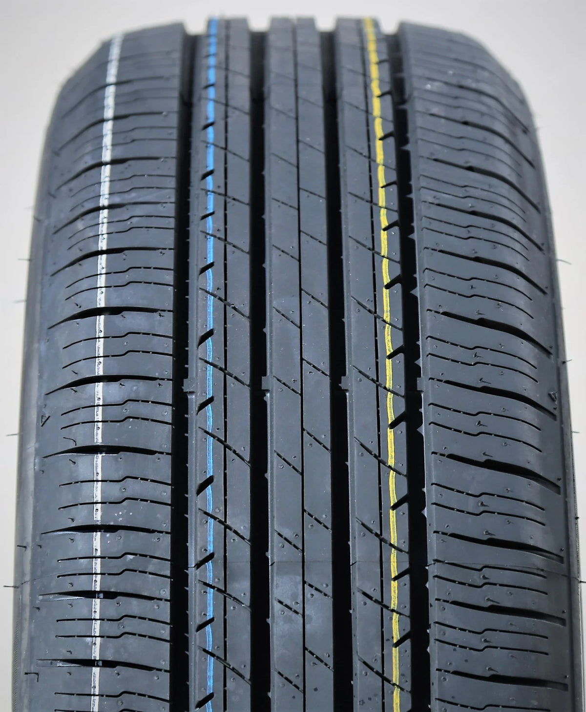 205/55R17 91H A/S Performance Tire W239