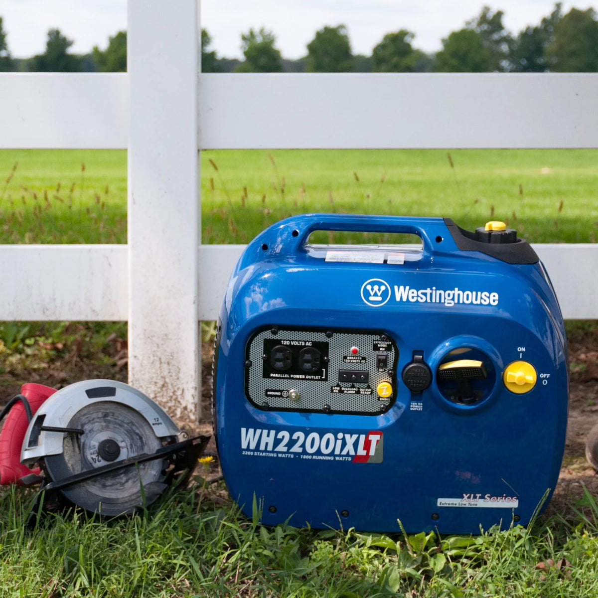 Portable Inverter Generator 1800 Rated Watts 2200 Peak Watts F763343