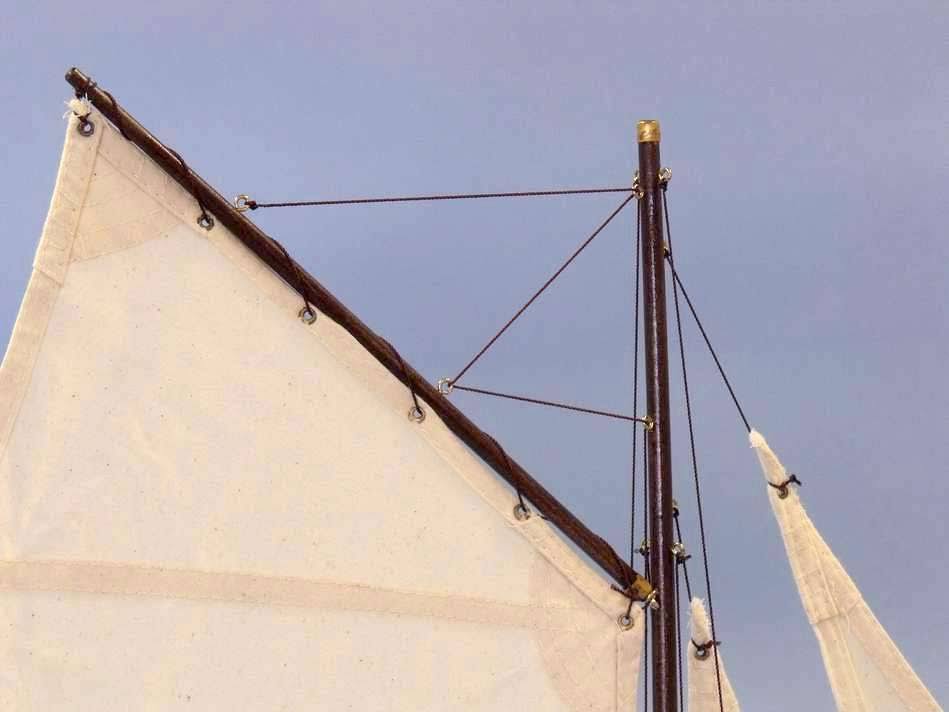 Wood Sailboat T552