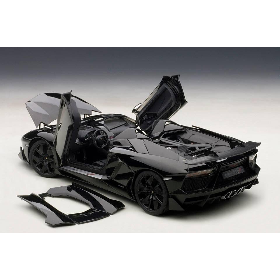 1/18 Black Diecast Car Model E285613
