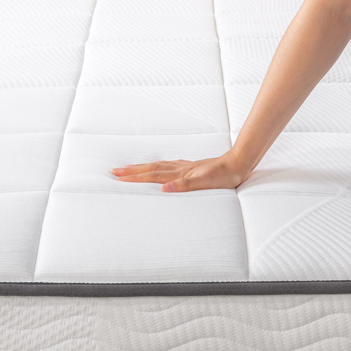 8 Classic Bonnell Spring Mattress with Comfort Foam Top, Full Y7090